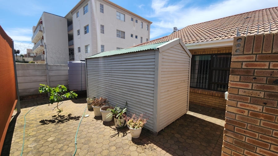 3 Bedroom Property for Sale in Hartenbos Central Western Cape